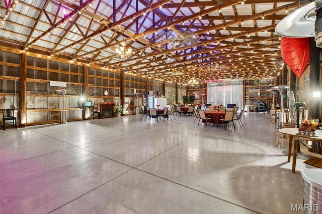 1371 Silvers Road, St Peters, MO 63376