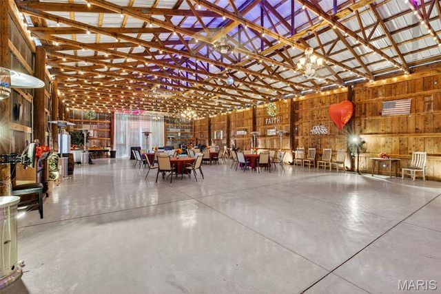 1371 Silvers Road, St Peters, MO 63376