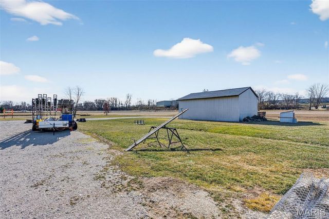 1371 Silvers Road, St Peters, MO 63376