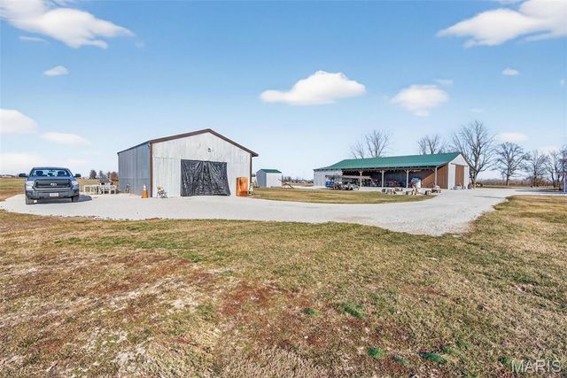 1371 Silvers Road, St Peters, MO 63376