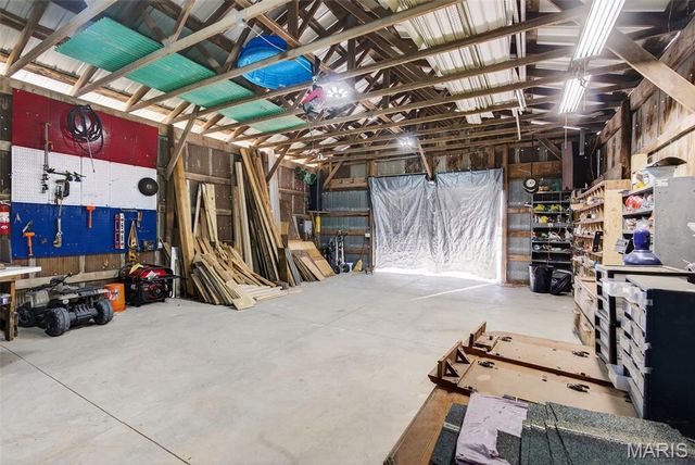 1371 Silvers Road, St Peters, MO 63376