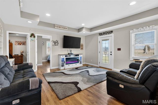 1371 Silvers Road, St Peters, MO 63376