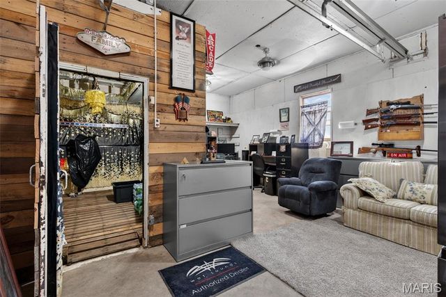 1371 Silvers Road, St Peters, MO 63376