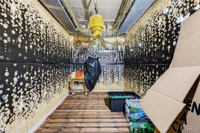 1371 Silvers Road, St Peters, MO 63376