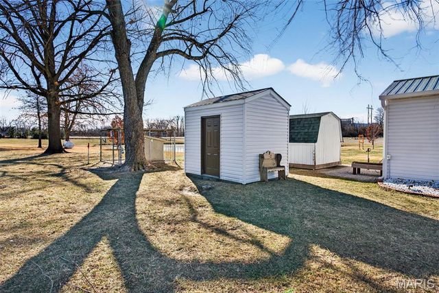 1371 Silvers Road, St Peters, MO 63376