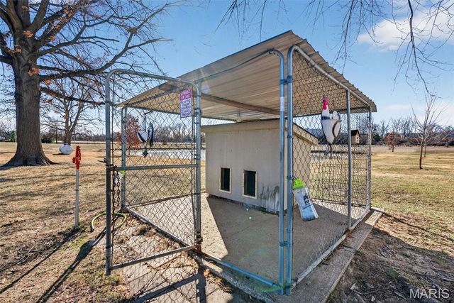 1371 Silvers Road, St Peters, MO 63376