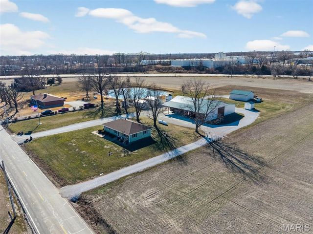 1371 Silvers Road, St Peters, MO 63376