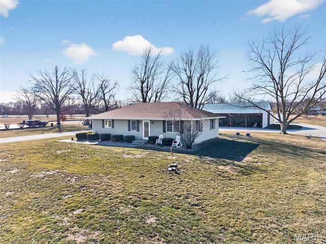 1371 Silvers Road, St Peters, MO 63376