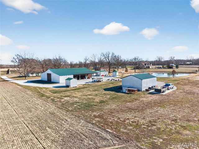 1371 Silvers Road, St Peters, MO 63376