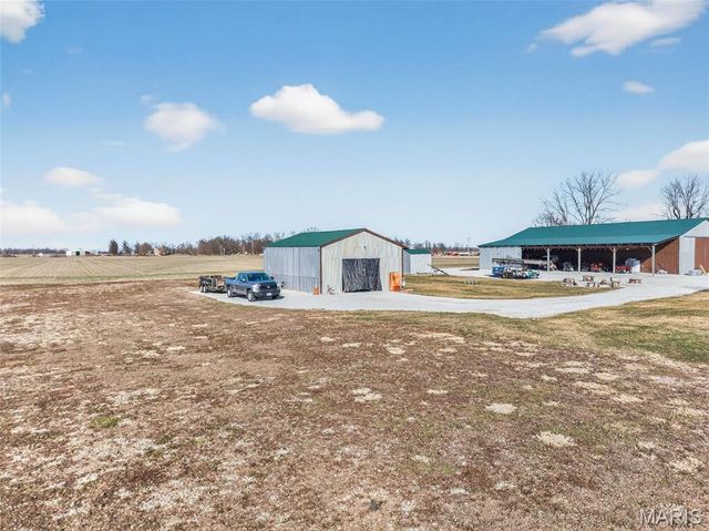 1371 Silvers Road, St Peters, MO 63376