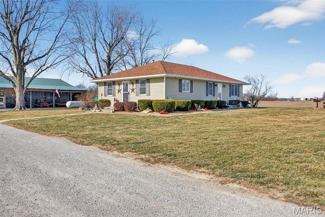 1371 Silvers Road, St Peters, MO 63376