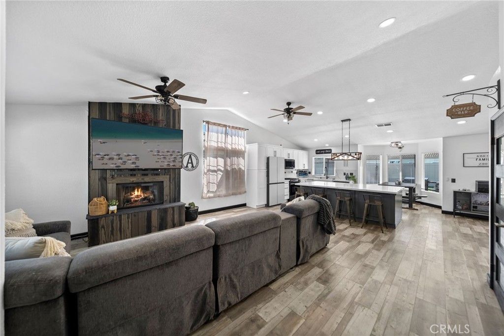 24323 Kentucky Derby Way, Murrieta, CA 92562 — photo 2