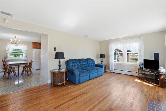 92 Laconia St, Ludlow, MA 01056
