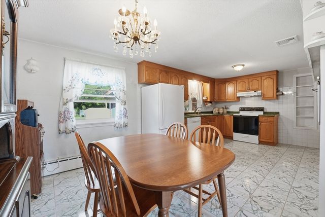 92 Laconia St, Ludlow, MA 01056