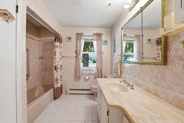92 Laconia St, Ludlow, MA 01056