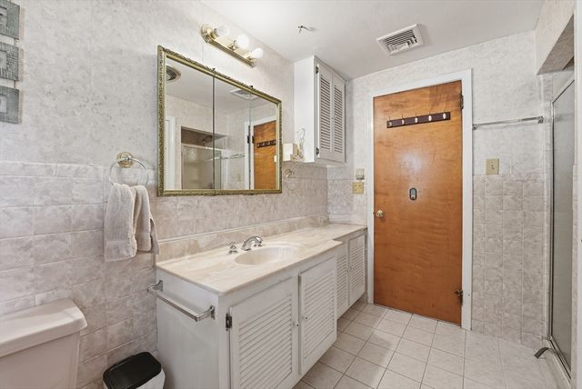 92 Laconia St, Ludlow, MA 01056