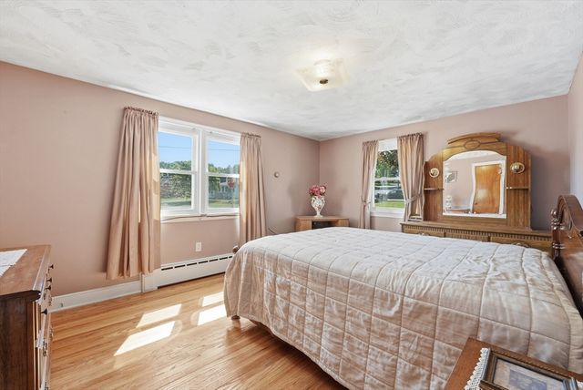 92 Laconia St, Ludlow, MA 01056