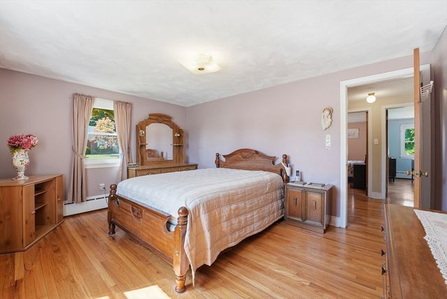 92 Laconia St, Ludlow, MA 01056