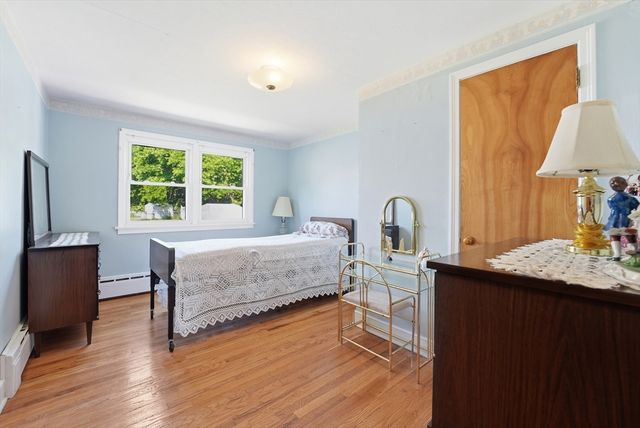 92 Laconia St, Ludlow, MA 01056
