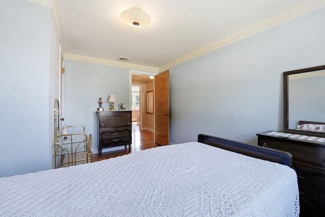 92 Laconia St, Ludlow, MA 01056