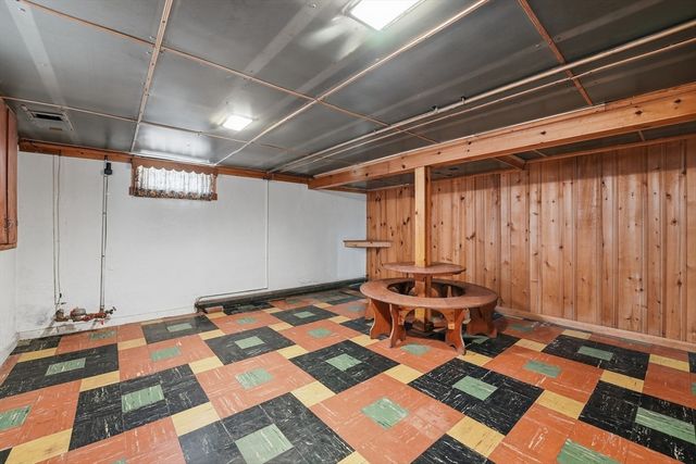 92 Laconia St, Ludlow, MA 01056