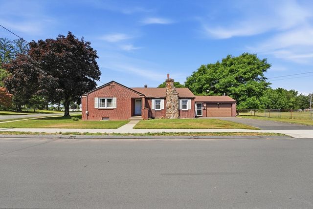 92 Laconia St, Ludlow, MA 01056