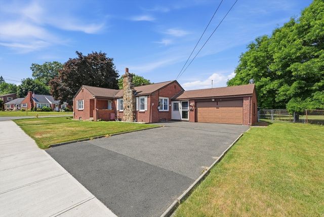 92 Laconia St, Ludlow, MA 01056