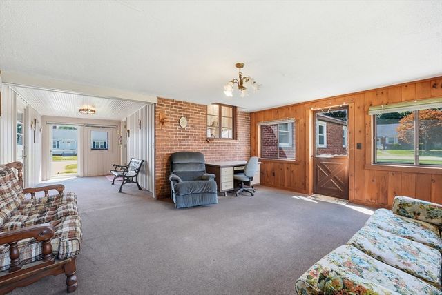 92 Laconia St, Ludlow, MA 01056