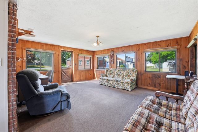 92 Laconia St, Ludlow, MA 01056