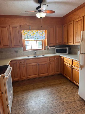 2213 Mahon Road, Manning, SC 29102