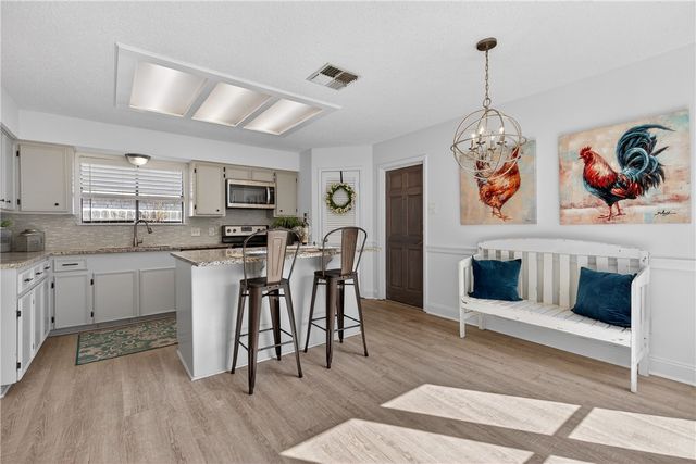 4401 Wood River Dr, Corpus Christi, TX 78410