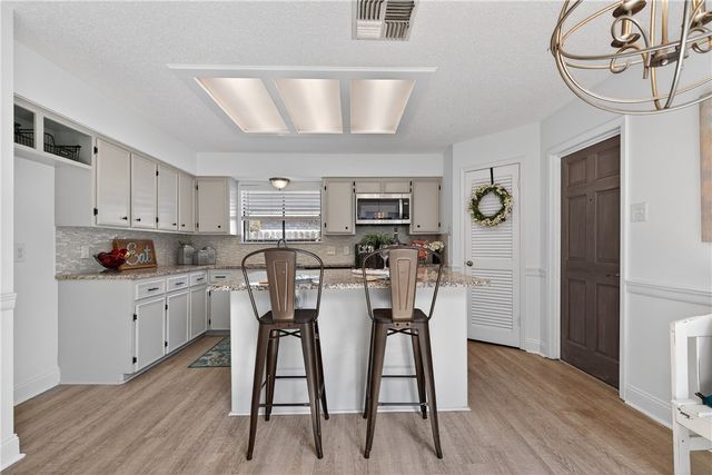 4401 Wood River Dr, Corpus Christi, TX 78410