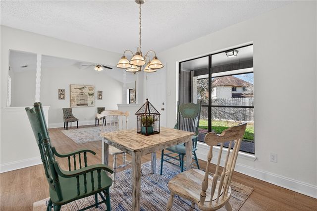 4401 Wood River Dr, Corpus Christi, TX 78410