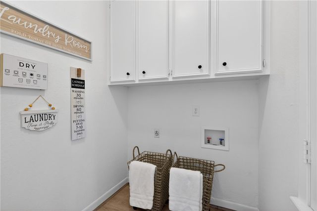 4401 Wood River Dr, Corpus Christi, TX 78410