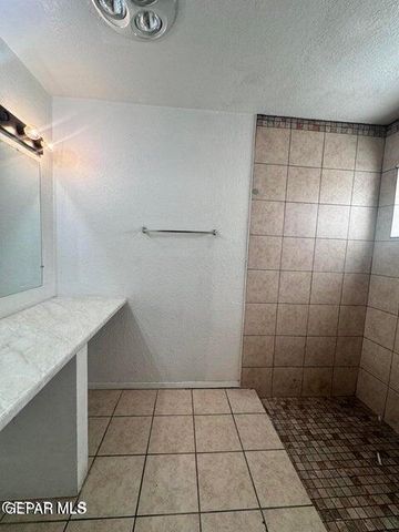 386 MCCUNE Road, El Paso, TX 79915