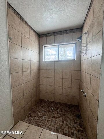 386 MCCUNE Road, El Paso, TX 79915