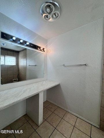 386 MCCUNE Road, El Paso, TX 79915