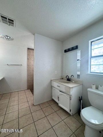 386 MCCUNE Road, El Paso, TX 79915