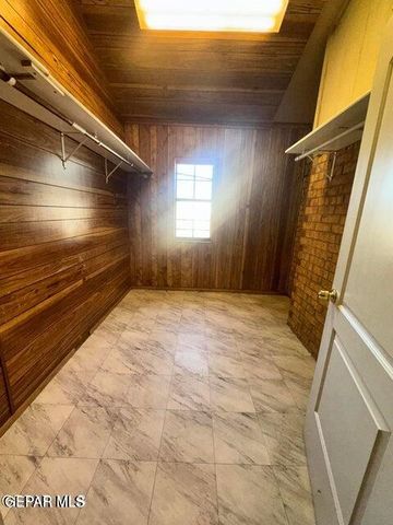 386 MCCUNE Road, El Paso, TX 79915