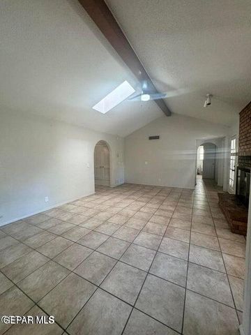 386 MCCUNE Road, El Paso, TX 79915