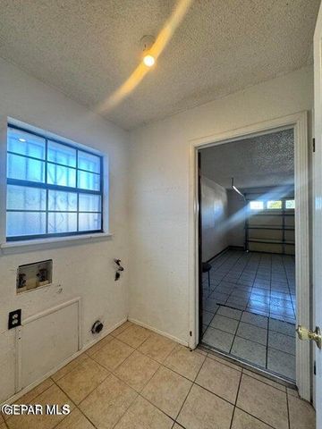 386 MCCUNE Road, El Paso, TX 79915