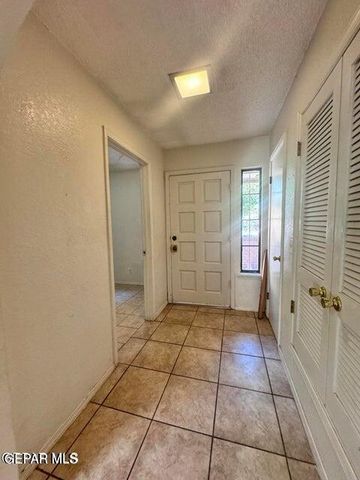 386 MCCUNE Road, El Paso, TX 79915