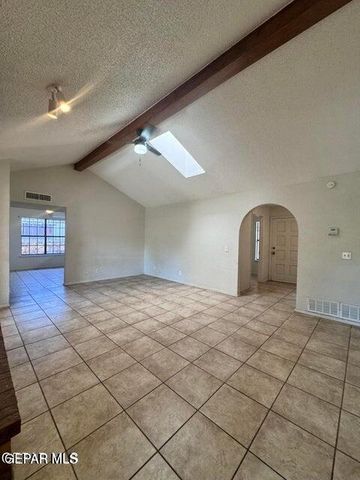 386 MCCUNE Road, El Paso, TX 79915