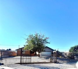 386 MCCUNE Road, El Paso, TX 79915