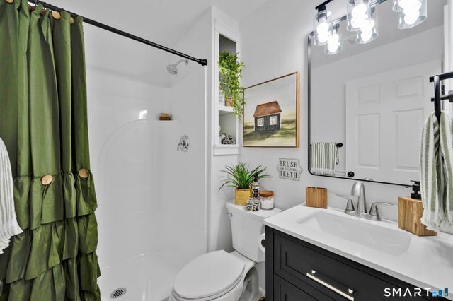 78 Landing Circle 78, Suffield, CT 06078