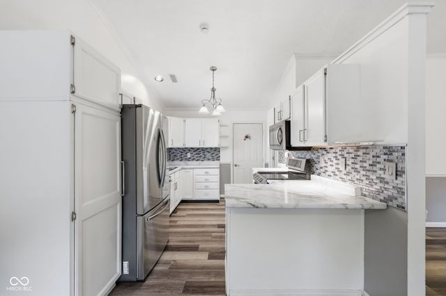 8449 Inland Drive, Avon, IN 46123