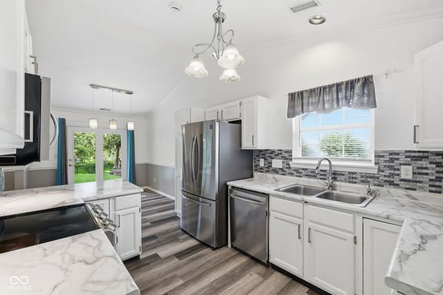 8449 Inland Drive, Avon, IN 46123