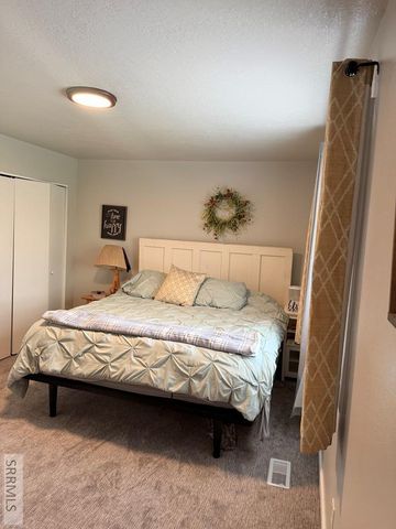 558 Canal, Chubbuck, ID 83202