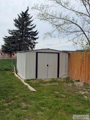 558 Canal, Chubbuck, ID 83202