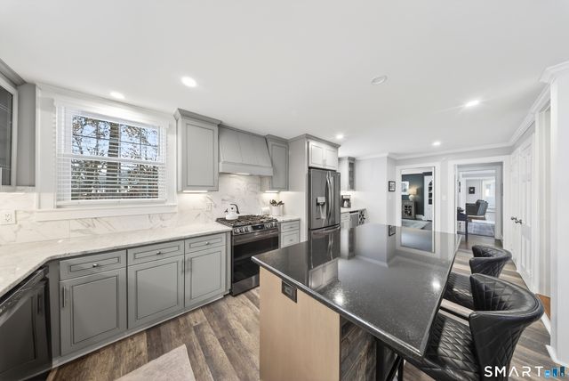 69 Bloomfield Avenue, Hartford, CT 06105